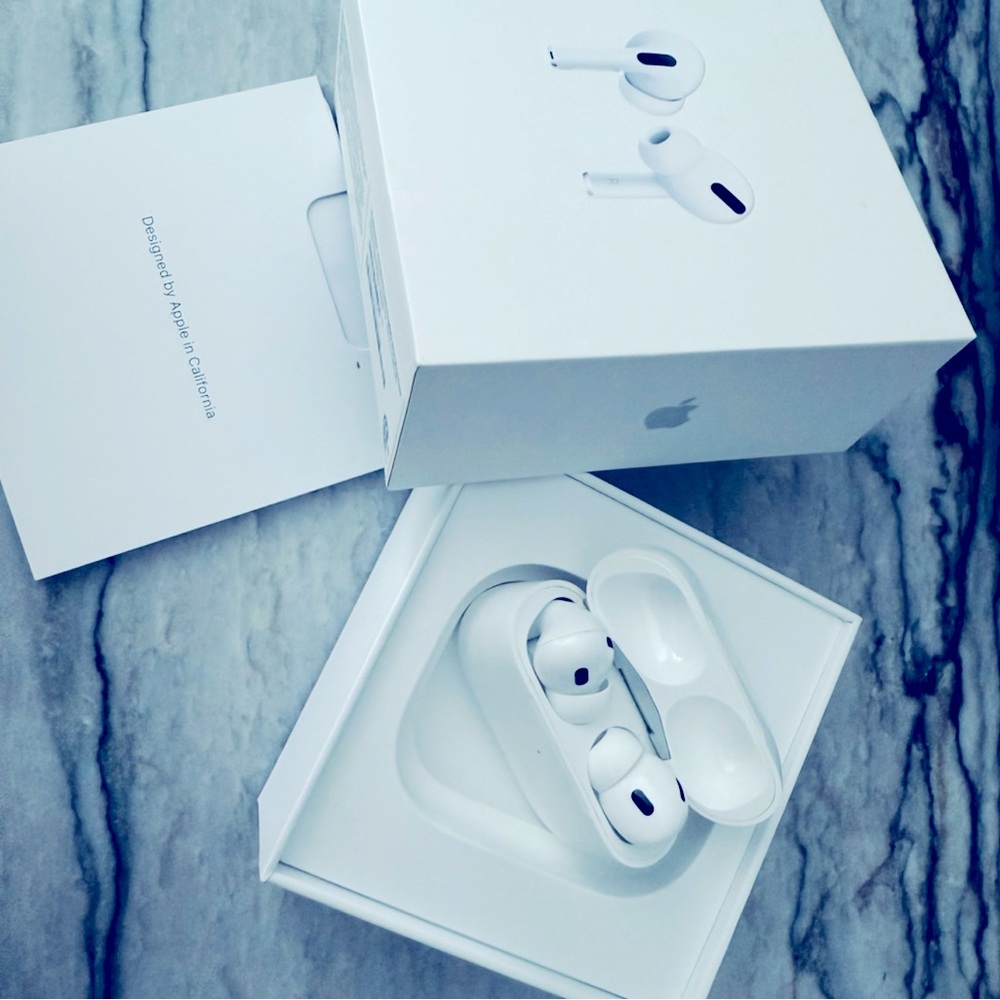 New Apple AirPods Pro 2nd generation with Charging Case - White